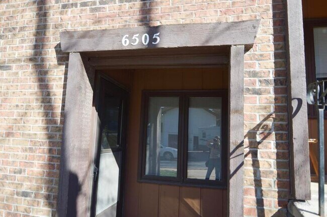 Building Photo - 6505 S 46th St