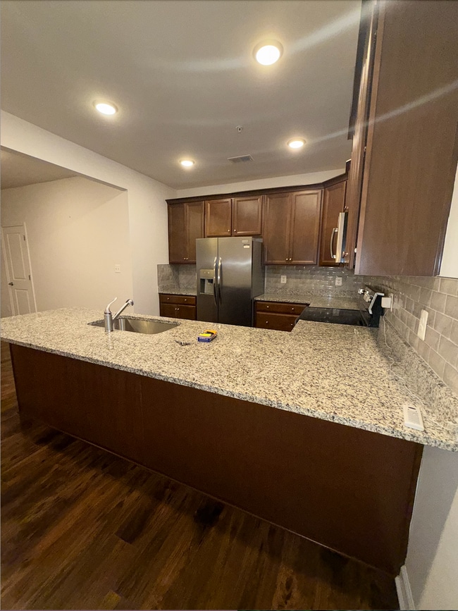 Lots of cabinet space - 2719 Pinebrook Rd
