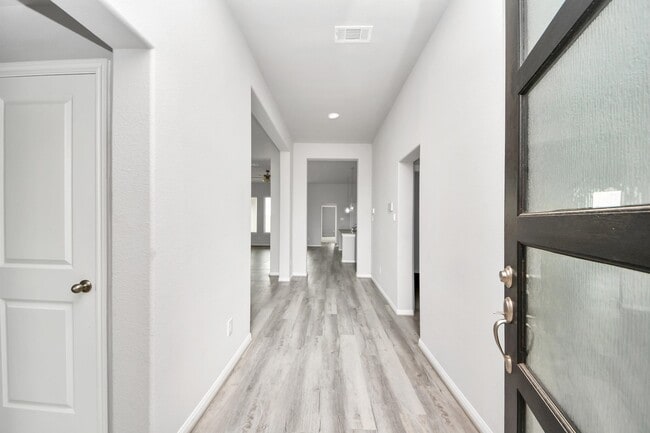 Building Photo - 859 Sarasota Shore Dr