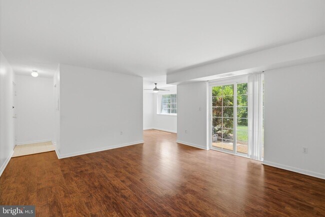 Foto del edificio - 1521 Colonial Dr