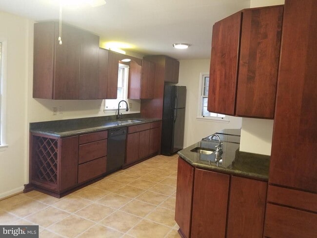 Foto del edificio - 8685 Ironsides Rd