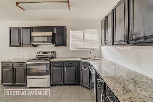 Foto del edificio - 8802 Briarwood Dr