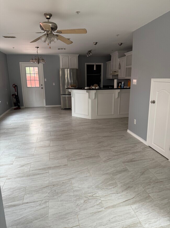 Foto del edificio - 106 S 48th Ln