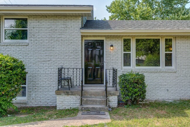 Building Photo - 6528 Premier Dr