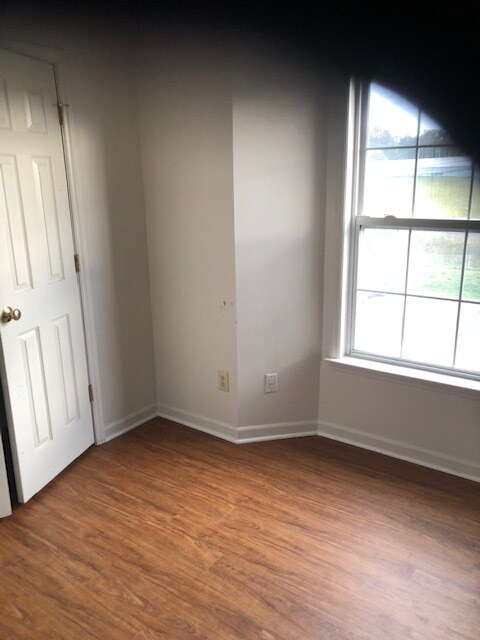 Building Photo - 5002 Lawndale Dr