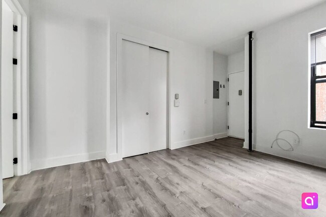 Foto del edificio - 31-36-36 32nd St