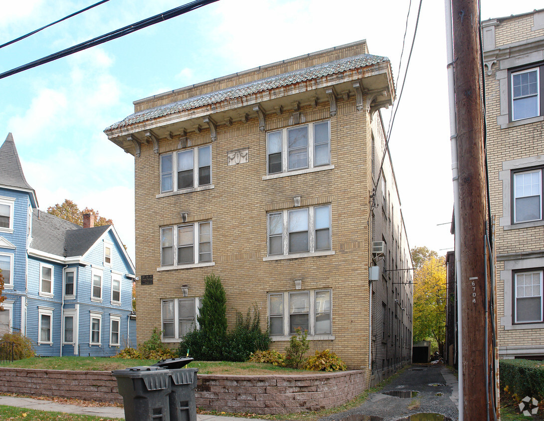 Building Photo - 28 Girard Ave