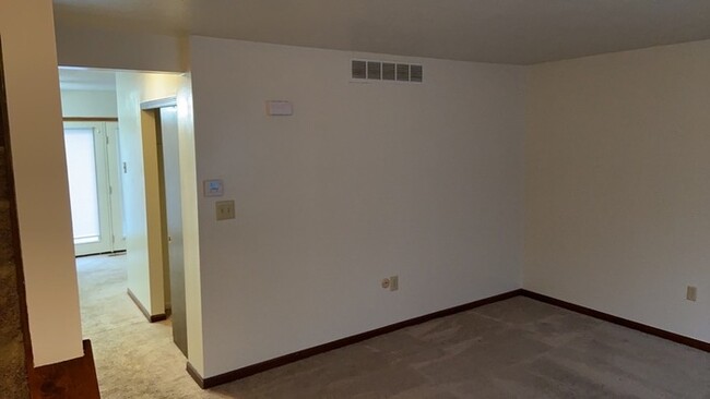Building Photo - 1338 King Richard Parkway