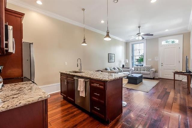 Building Photo - 844 Baronne St