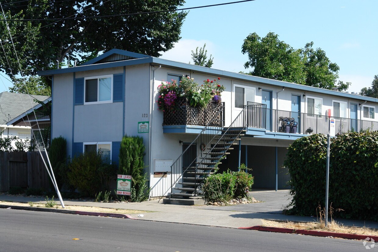 Foto del edificio - 123 N Delaware St