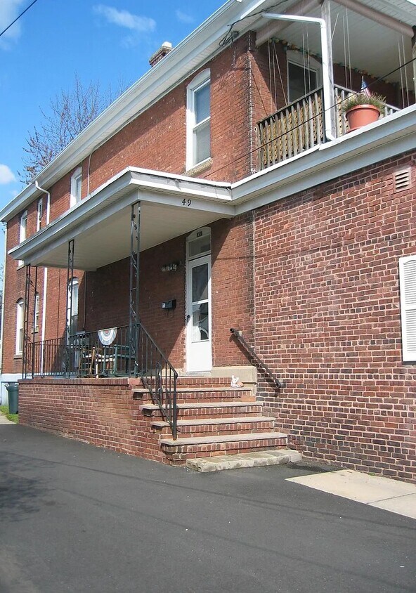 Foto del edificio - 49 Van Keuren Ave