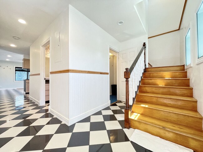 Foto del edificio - Dog Friendly 2/2 Kailua Duplex with one off-street parking!