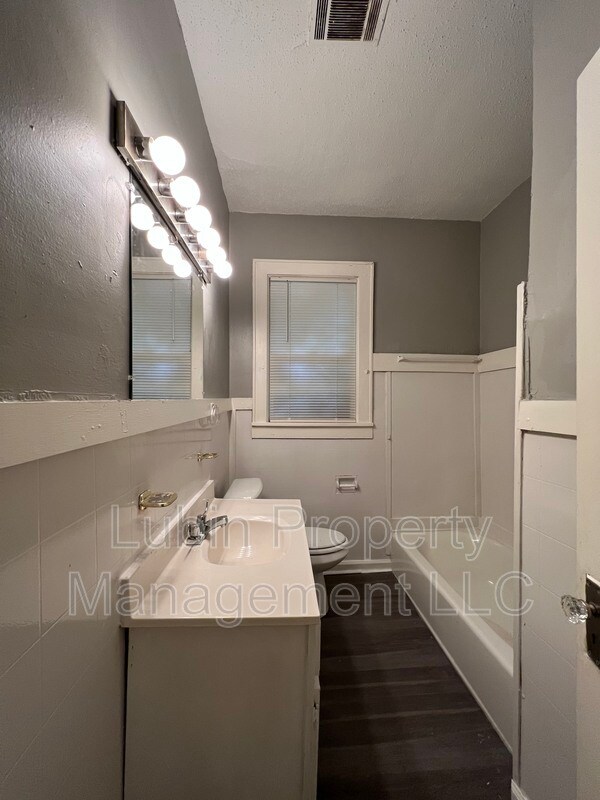 Foto principal - 2421 Arlington Ave