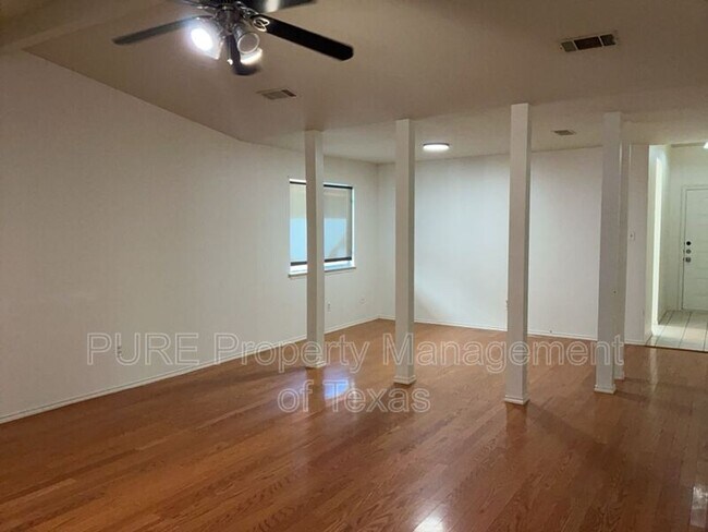 Foto del edificio - 6005 Avery Island Ave