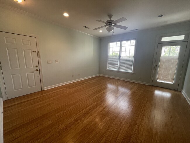 Building Photo - 701 Copperline Dr