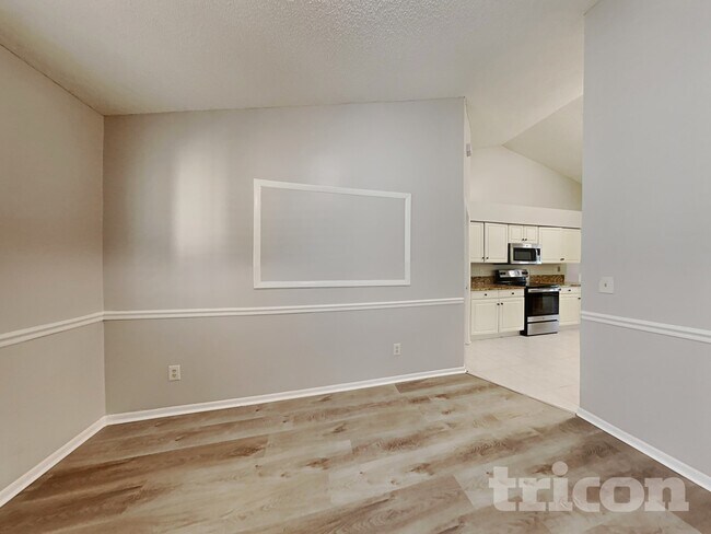 Foto del edificio - 5199 Derby Forest Ln