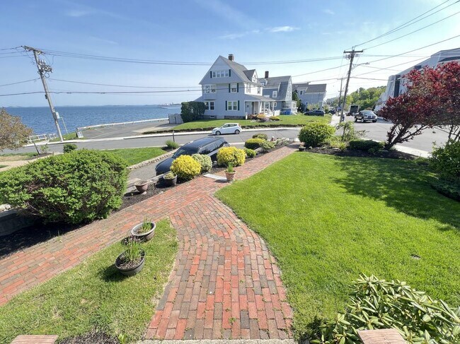 Foto del edificio - 141 Grovers Ave