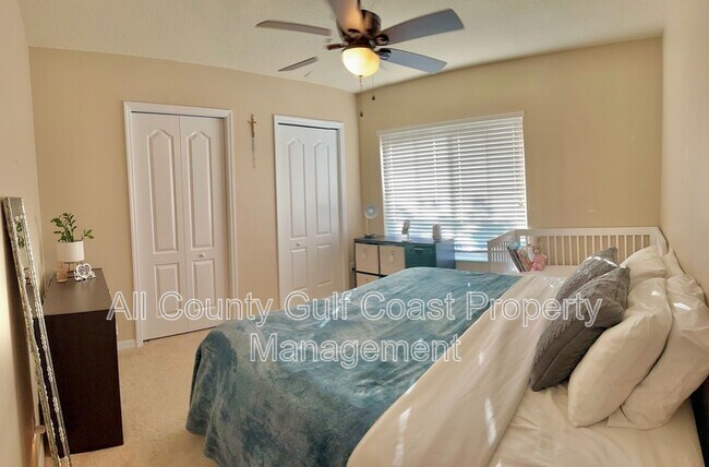 Foto del edificio - 323 Cape Harbour Loop