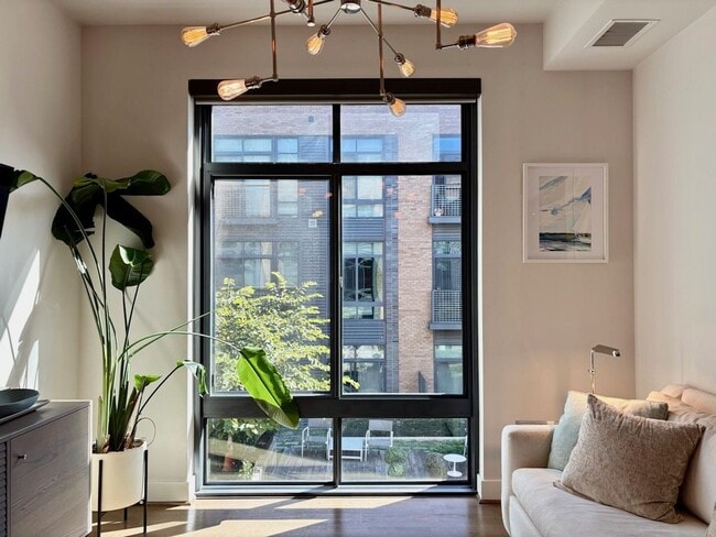 Foto del edificio - Southwest Water Front One Bedroom W/All Am...