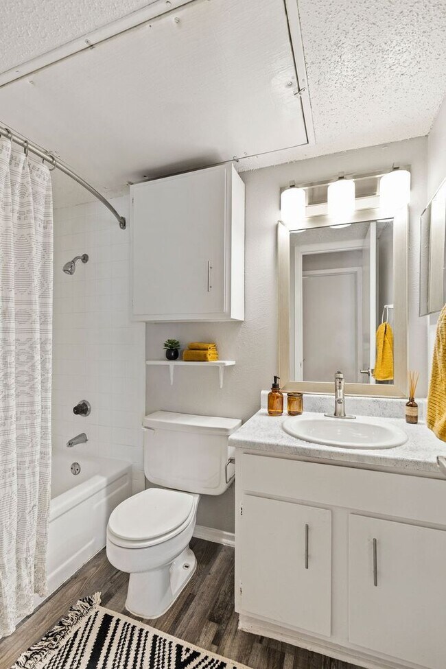 Interior Photo - Meadow Creek Apartments
