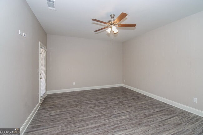 Building Photo - 313 Kenmore Ct