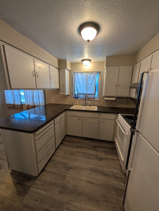 Foto del edificio - 277 W 600 S