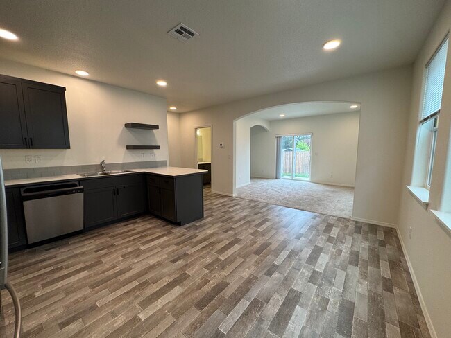 Building Photo - 1182 S 43rd Pl