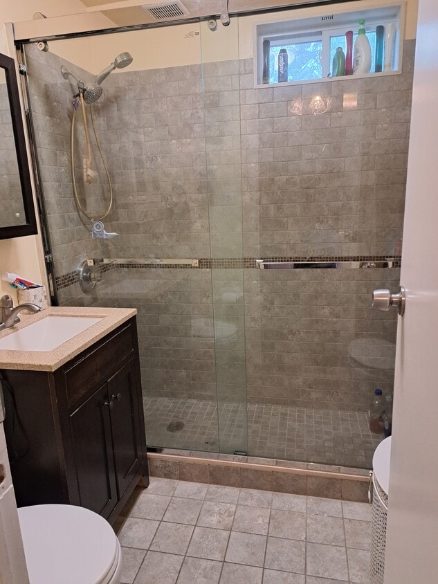 Building Photo - 23716 Davenport Ave