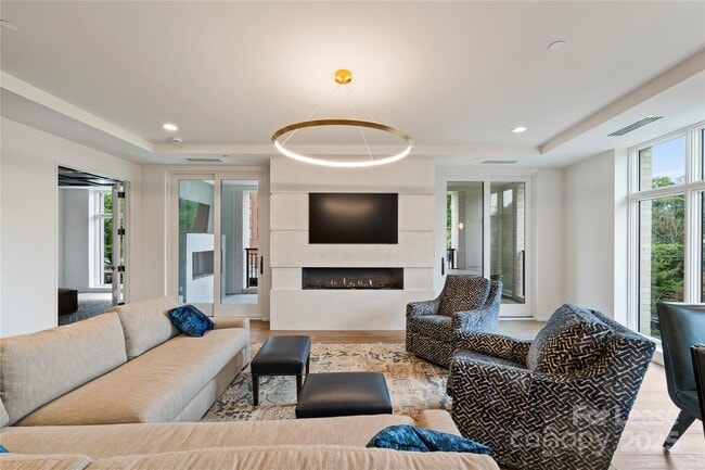 Foto del edificio - 1500 Queens Rd