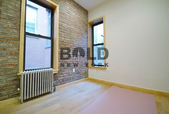 Building Photo - 110 Madison St