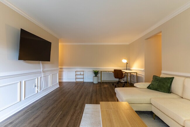 Foto del edificio - 2856 Dover Ln