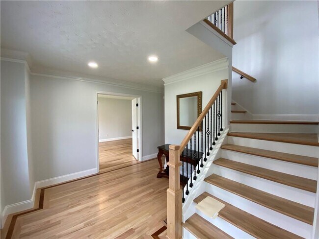 Foto del edificio - 1855 Big Haynes Ct SW