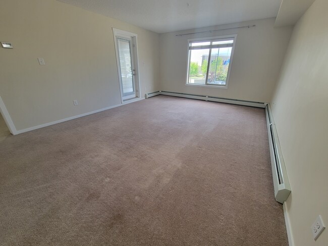 Building Photo - 25 Element Dr N