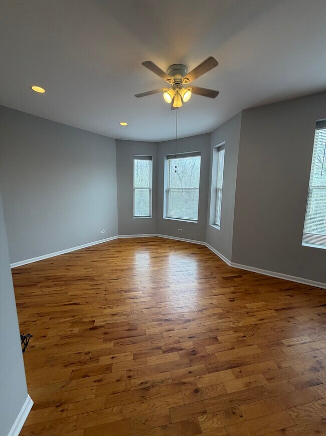 Foto del edificio - 2300 S Ridgeway Ave