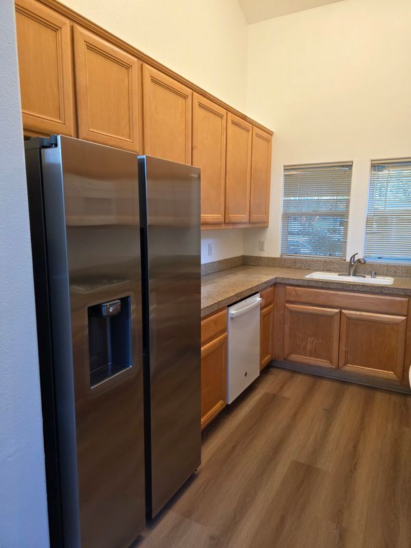 Foto del edificio - 426 Matteri Cir