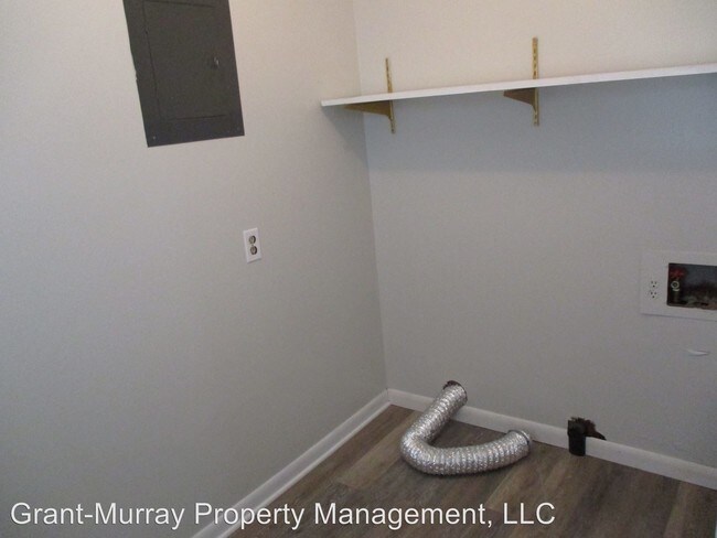 Foto del edificio - 3 br, 1.5 bath House - 4120 Legion Rd