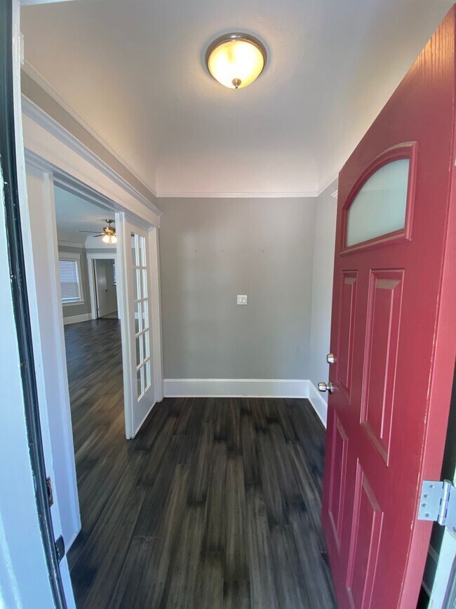 Foto del edificio - Gorgeous 2BR/1BA Home in Temescal, Great N Oakland Location