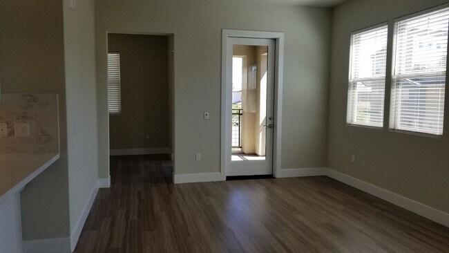 Foto del edificio - 2 br, 2 bath House - 1661 Spring Street, #233