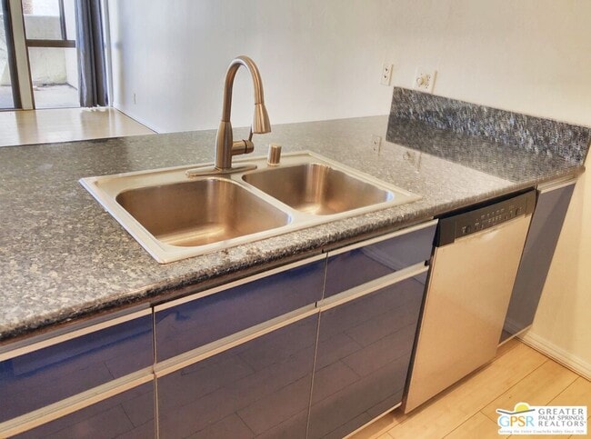 Building Photo - 1655 E Palm Canyon Dr
