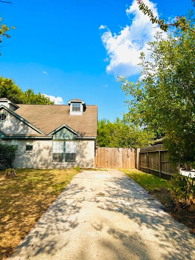 Foto principal - 11014 Longtom Ct