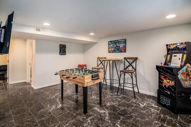 Foto del edificio - 327 W School St