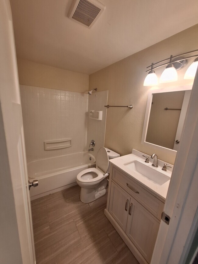 Baño - 5124 SE Foster Rd