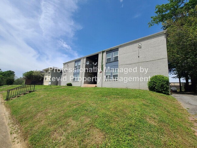 Foto del edificio - MUST SEE Midtown Apartment!  Newly Renovat...