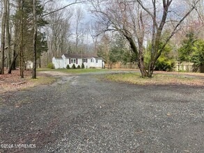 Building Photo - 13 Fillmore Dr