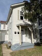 Building Photo - 305 Maple Ave