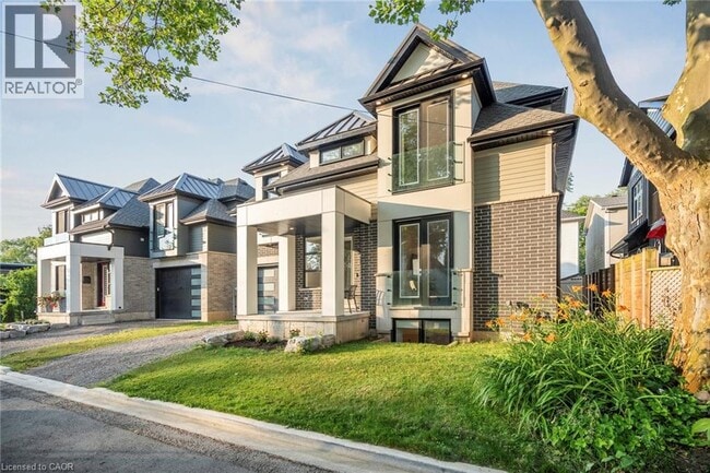 Photo du bâtiment - 8 Paxton Ave