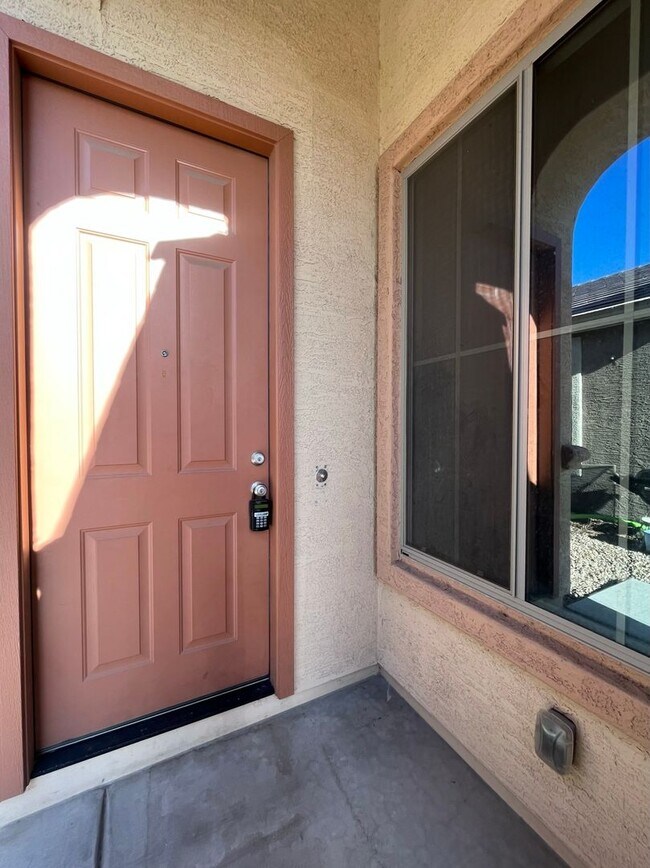 Foto del edificio - 3 Bedroom Home in the Beacon Heights Commu...
