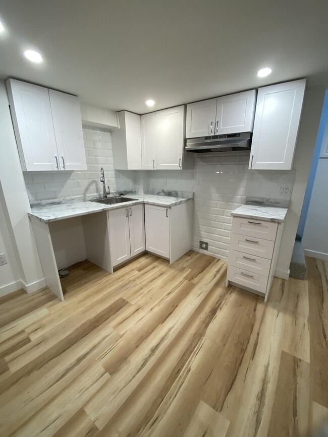 Building Photo - 340 Trudeau Dr