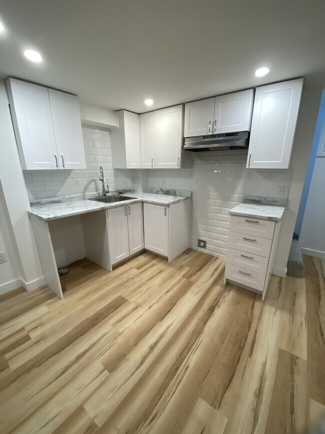 Building Photo - 340 Trudeau Dr