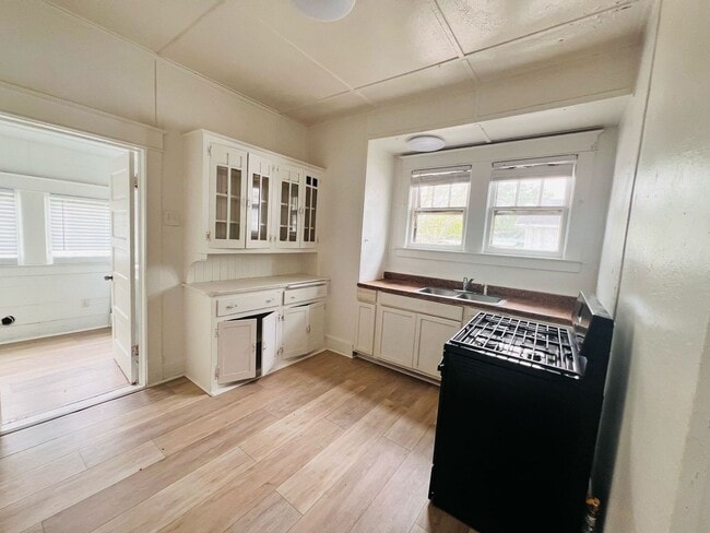 Foto del edificio - 3327 Procter St